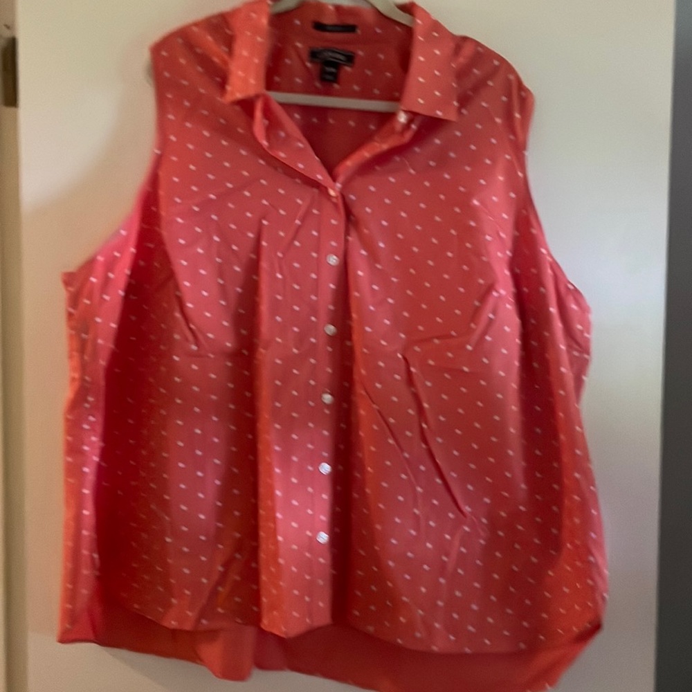 Land’s End Coral with white polka dot Sleeveless button down blouse
